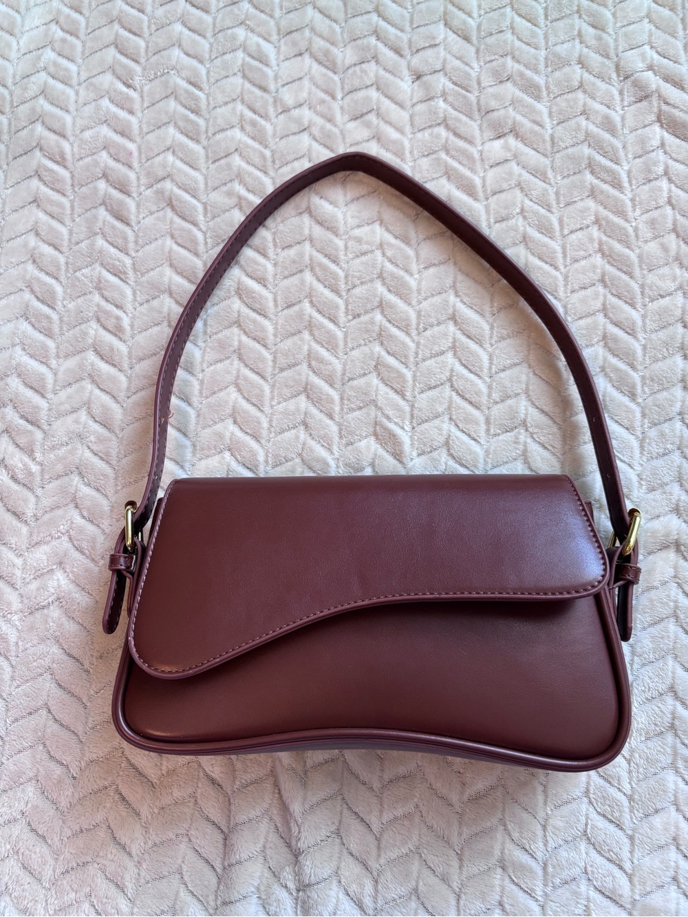 Classic Women's Shoulder Bag in Brown
